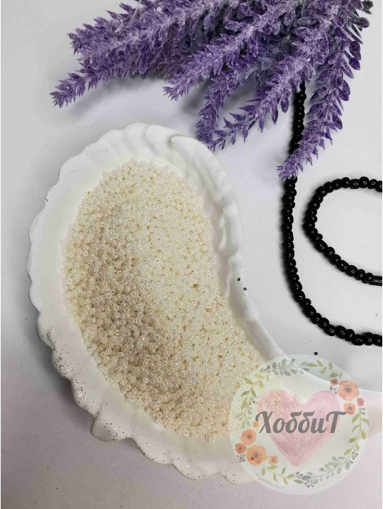 Бисер 13/0 класс А, калиброванный Чехия (молочный перламутровый)